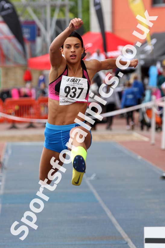 Womens senior triple jump, North Eastern Champs, Gateshead Stadium. Photo: David T. Hewitson/Sports for All Pics